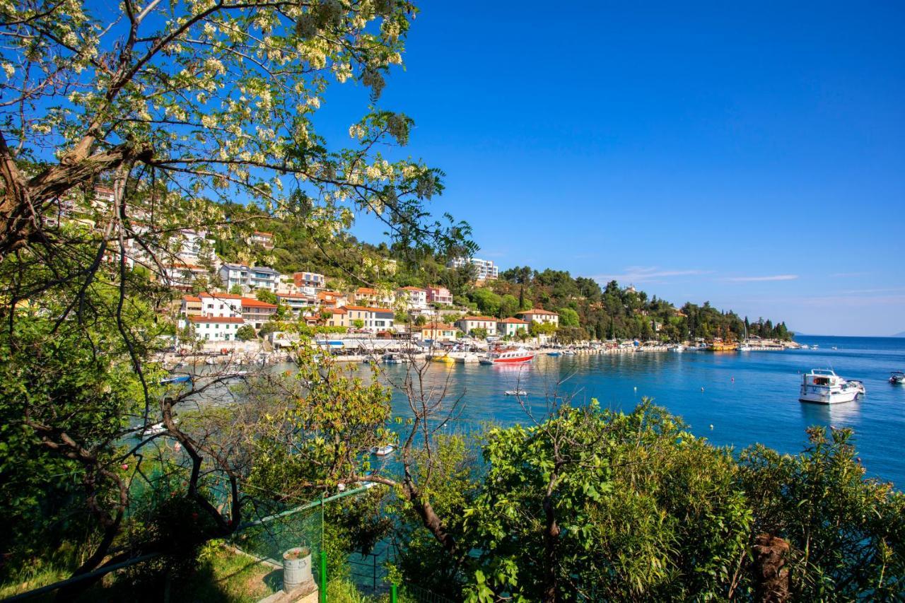 Casa Santo E Albina Rabac Villa Екстериор снимка